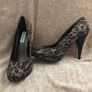 Steve Madden “Trinitie” Leopard Heel